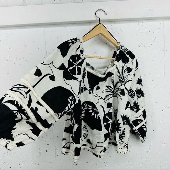 Nicole Miller Women’s size Medium Linen Off Shoulder Blouse - Picture 3 of 9